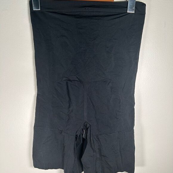 NWOT SPANX OnCore High-Waisted Mid-Thigh Short L - Picture 4 of 8